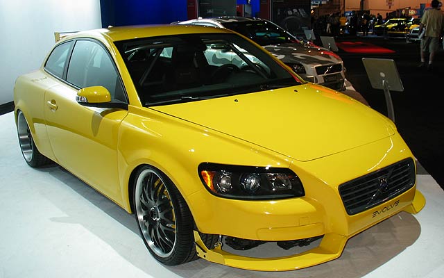 112_2006_sema_148x+2007_volvo_c30_by_evolve+front_view.jpg